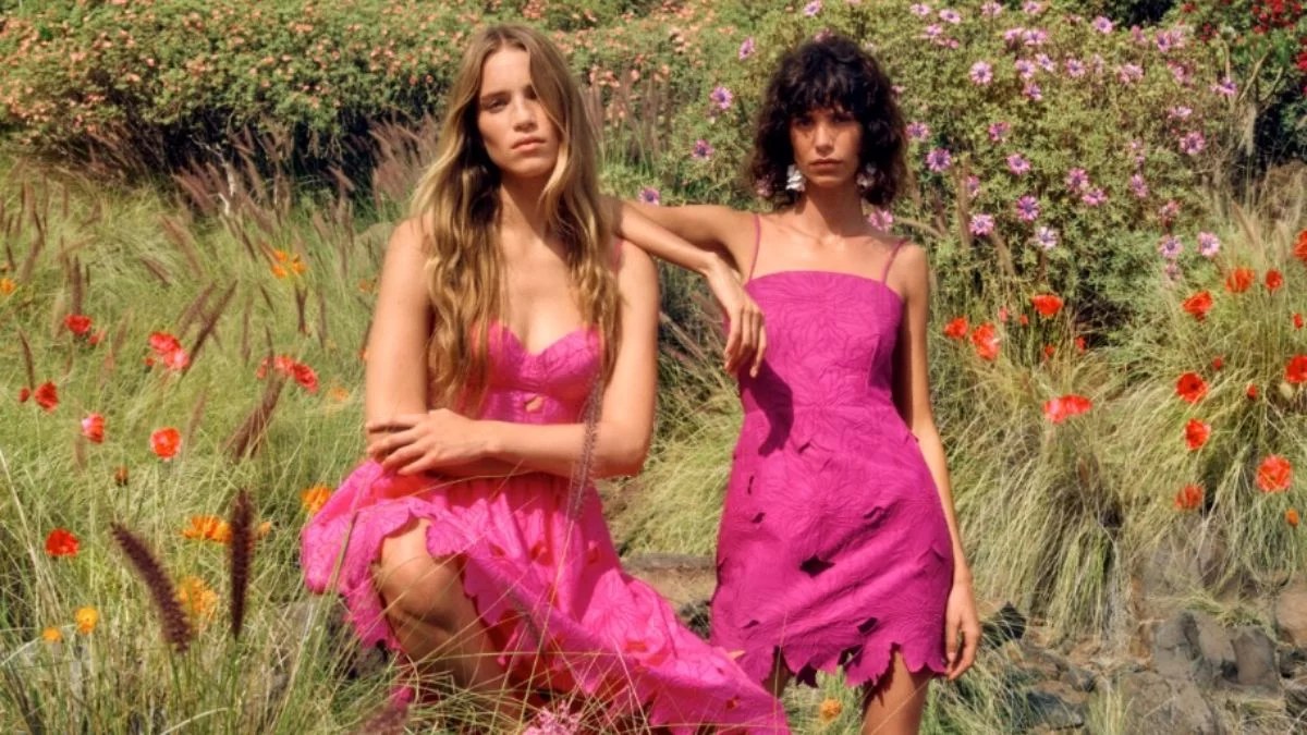 Isla Hennes: Ταξίδι στο στυλ με τη νέα συλλογή των H&M - Άνοιξη 2023