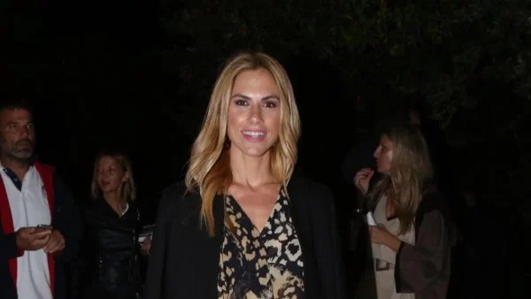 Δύο μέτρα παλικάρι - Η σπάνια φωτογραφία της Ντορέττας Παπαδημητρίου με τον 17χρονο γιο της