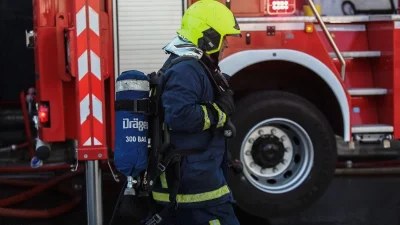Φωτιά τώρα σε εργοστάσιο στο Σχηματάρι - Καίγεται μεγάλη έκταση