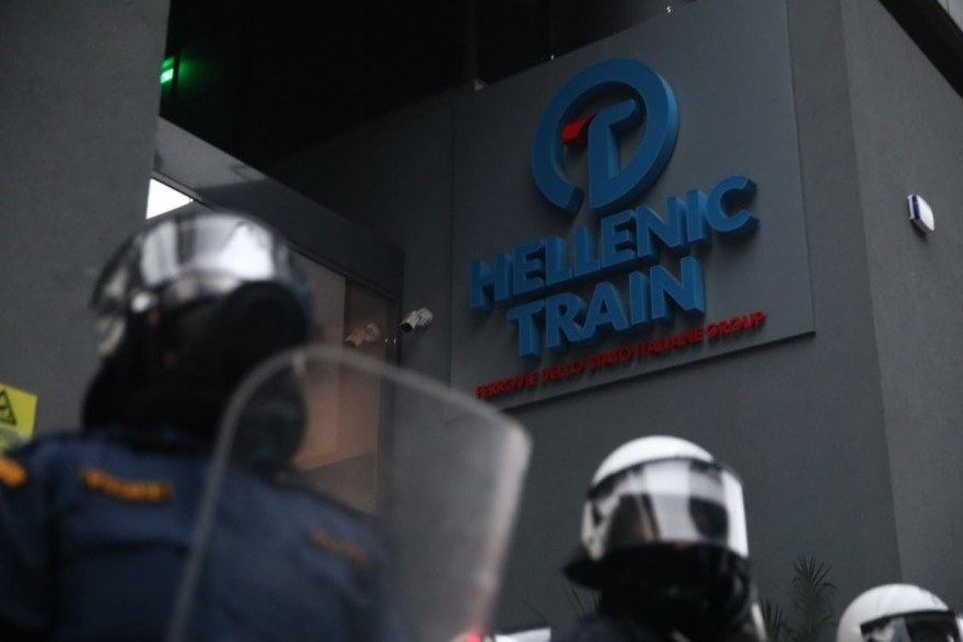Τηλεφώνημα για βόμβα στο κτίριο της Hellenic Train μετά την τραγωδία στα Τέμπη