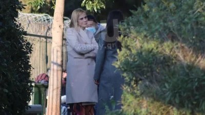 Την πήρε και έφυγε... - Η φωτογραφία της Νάντια Μπουλέ μέσα από το αεροπλάνο με την κόρη της