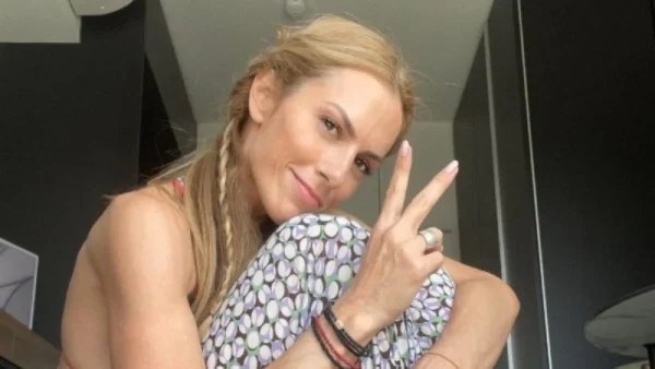 Ολόκληρος άντρας ο γιος της Ντορέττας Παπαδημητρίου - Στο πλευρό της μητέρας του για τα γενέθλια της ανιψιάς της