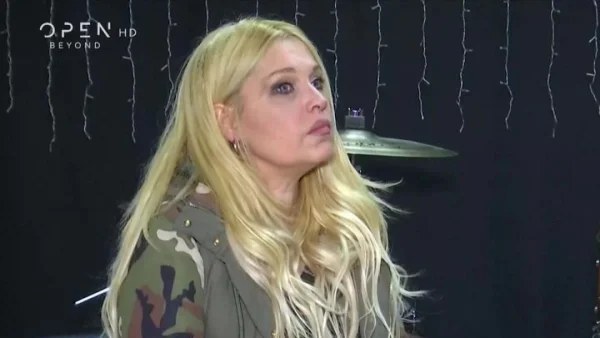 «Με έχουν ερωτευτεί γυναίκες και με έχουν...» - Η Σαμπρίνα "έσπασε" τη σιωπή της για την προσωπική της ζωή