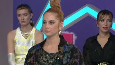 Αγνώριστη 5 χρόνια μετά το My Style Rocks - Με πορτοκαλί μαλλιά χωρίς ίχνος μακιγιάζ στο πλευρό του συζύγου της η Τάμτα Μαστοράκη