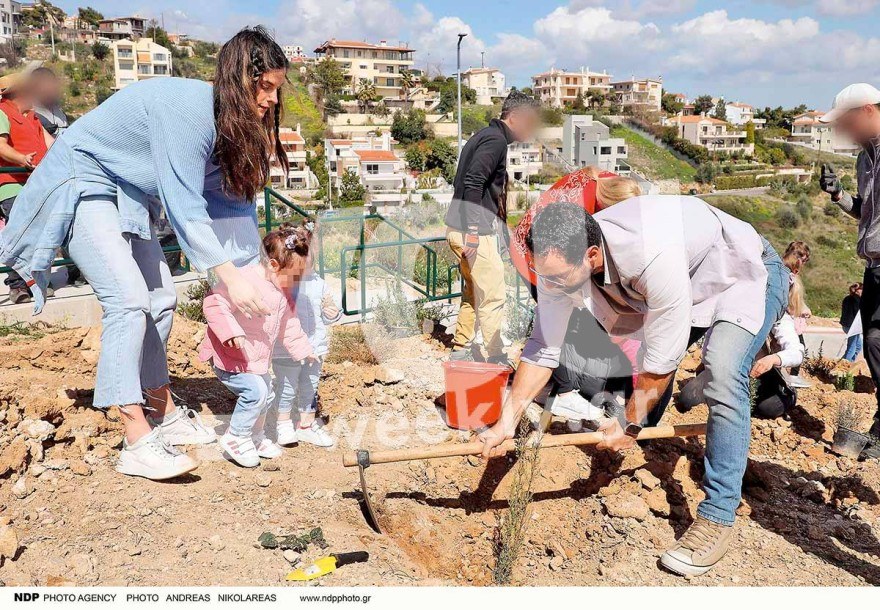 «Τα παιδιά σας τα ρωτήσατε αν θέλουν;» - Θύελλα αντιδράσεων με τη νέα ανάρτηση της Χριστίνας Μπόμπα και του Σάκη Τανιμανίδη