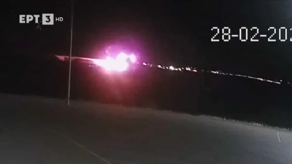 Τέμπη: Βίντεο-σοκ με τη στιγμή της σύγκρουσης των τρένων - Απίστευτη έκρηξη στα πρώτα βαγόνια