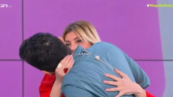 "Τρελάθηκαν" στον αέρα του Mega Καλημέρα - Πάτρας & Ζηρδέλη έκαναν αναπαράσταση το φιλί του Μάστορα με την Βανδή