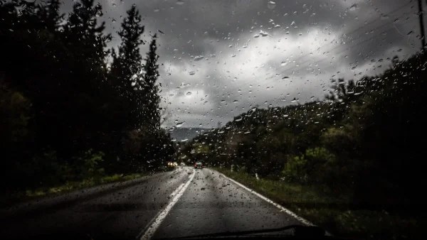 Άστατος ο καιρός σήμερα 18/4 - Σε ποιες βροχές αναμένονται βροχές και καταιγίδες