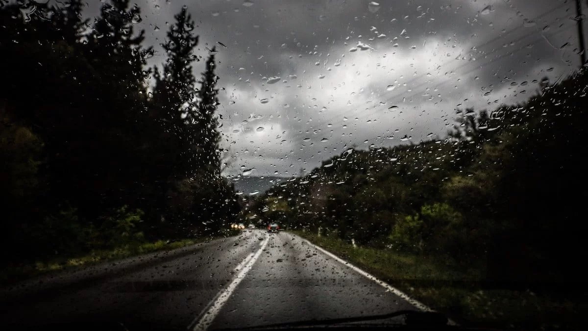 Άστατος ο καιρός σήμερα 18/4 - Σε ποιες βροχές αναμένονται βροχές και καταιγίδες