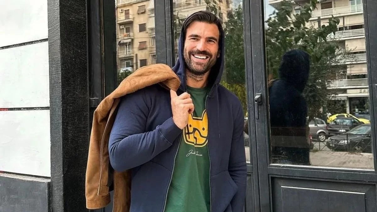 Πατέρας και γιός εν δράση - Η νέα φωτογραφία του Δημήτρη Αλεξάνδρου με το μωρό στο Κάιρο