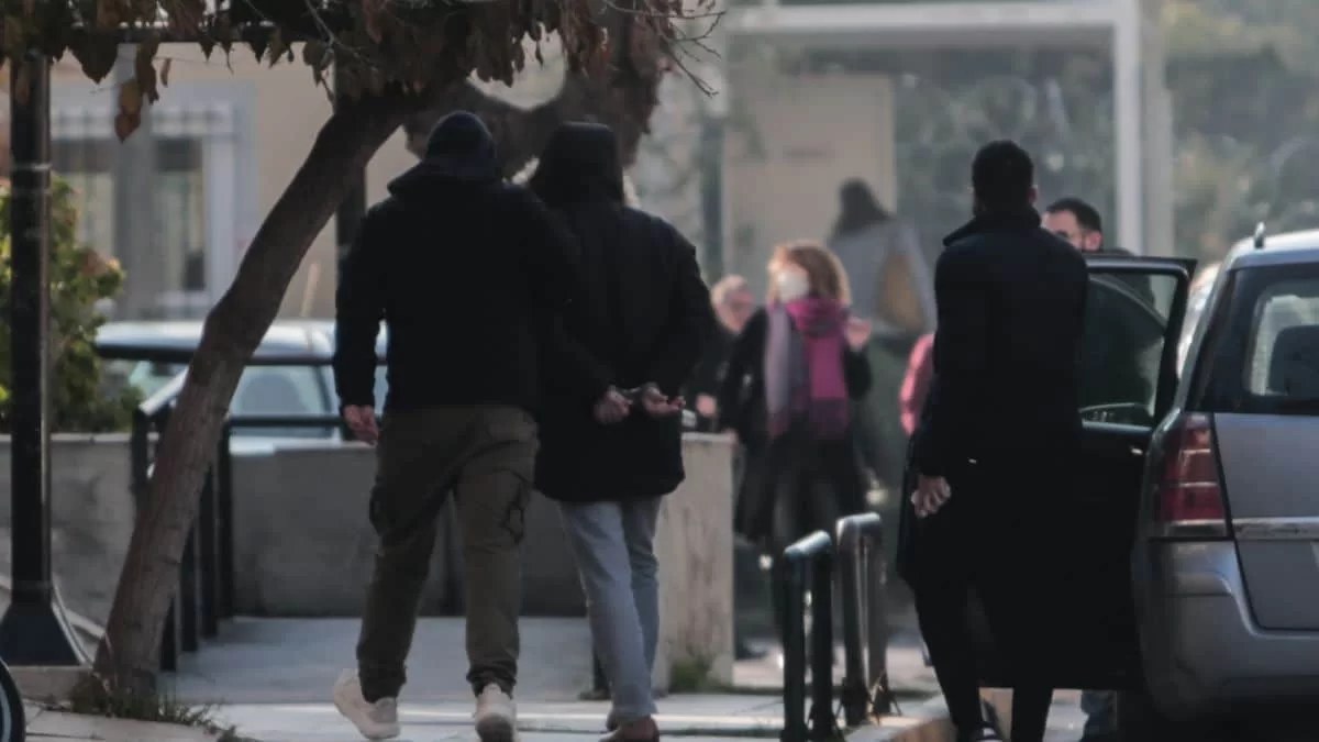 Κολωνός: «Ο... με πίεζε να πάω με δύο πλούσιους» - Η 6η επίσημη κατάθεση της 12χρονης