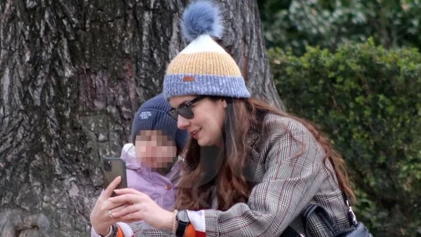 «Έχω φάει μπουνιές στο μάτι, κλωτσιές στο στήθος» - Η ανάρτηση της Νικολέττας Ράλλη για την κόρη της