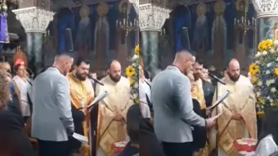 Συγκίνησε ο Νίκος Βουρλιώτης - Έψαλλε τα εγκώμια του επιτάφιου θρήνου στην Αγία Βαρβάρα