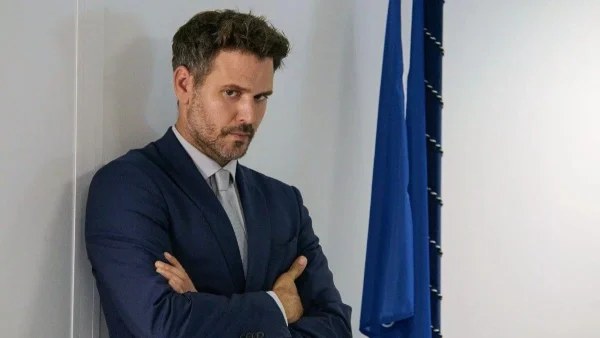 Παγιδευμένοι: Νέο αιματηρό φονικό - Τον μαχαιρώνει και αργοπεθαίνει μέσα στο αυτοκίνητο του