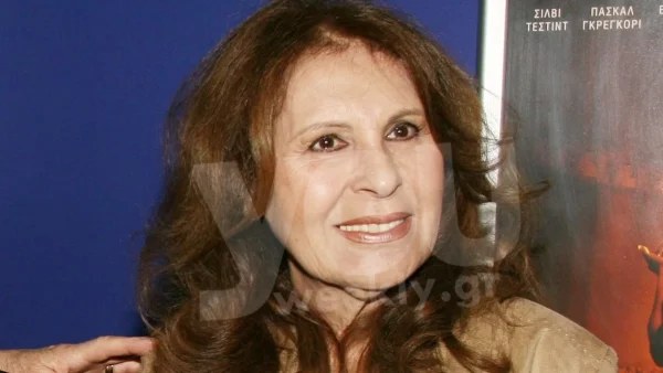 Θρήνος στο καλλιτεχνικό στερέωμα: Πέθανε τα ξημερώματα η Ρένα Κουμιώτη