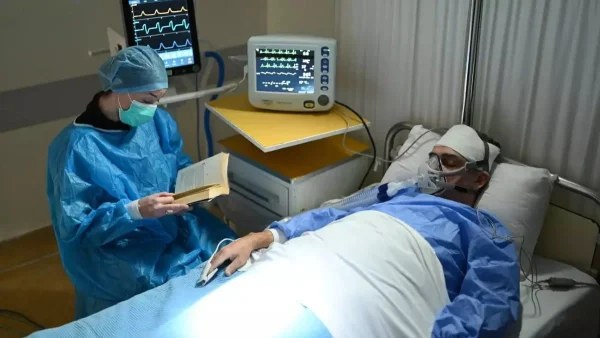 Σασμός: Κλινική ύπνωση στον Αντώνη! Η σοκαριστική σκηνή στο δωμάτιο του νοσοκομείου πριν παιχτεί στην τηλεόραση!