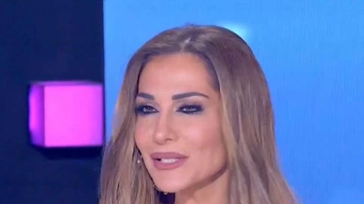 J2US: Μάκρυνε απότομα το μαλλί της Βανδή -  Από το κοντό καρέ σε μία νέα εντυπωσιακή εμφάνιση