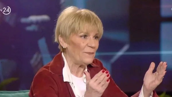 Χρύσα Ρώπα: «Με έχεις διαλύσει! Είναι όλα τόσο μαύρα» - Η εξομολόγηση της ηθοποιού στην Αθηναΐς Νέγκα