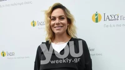 Χαμογελαστή μετά τη γέννηση της κόρης της έξω από το μαιευτήριο - Πήρε εξιτήριο η Ιωάννα Μαλέσκου