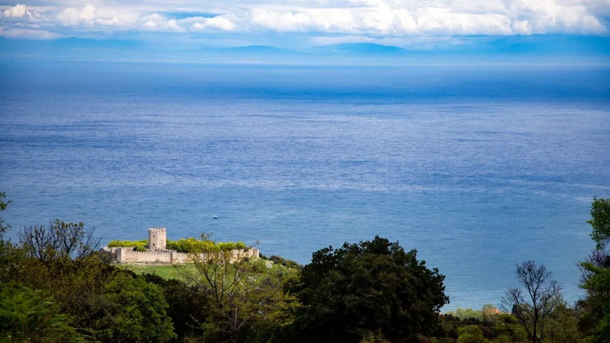 Ο καιρός της Πέμπτης 18/5 από την ΕΜΥ - Βροχές, καταιγίδες και νεφώσεις