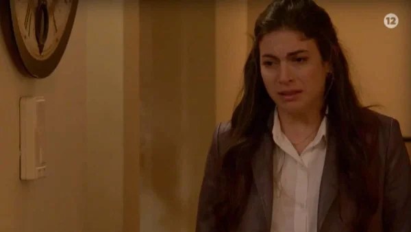 Παγιδευμένοι (23/5): «Σε έφερα εδώ που σκότωσε τον πατέρα σου...» - Στη φόρα η αλήθεια για τον δολοφόνο του Κοσμά! Η Άννα σπαράζει μπροστά στον μεγαλύτερο εχθρό της