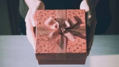 Εορτολόγιο: Ποιοι γιορτάζουν σήμερα, Παρασκευή 19 Μαΐου;