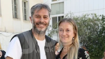 Μελαχρινός και πασίγνωστος - Αυτός ο ηθοποιός αντικαθιστά τον Μπουρδούμη στην παράσταση με την Δροσάκη μετά το διαζύγιο τους;