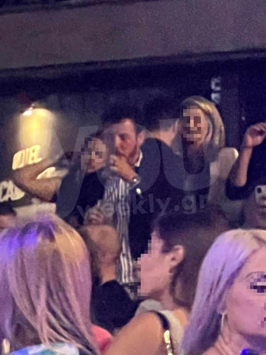 Σπύρος Δημητρίου: Για ποτό στο street party της Τρούμπας - Αποκλειστικές φωτογραφίες