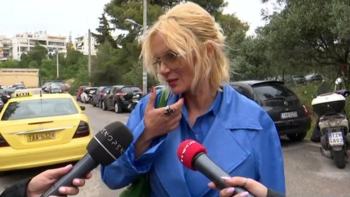 «Ούτε απ’ έξω δε θα με δείτε...» - Άφωνοι οι δημοσιογράφοι με την απάντηση της Χριστοπούλου για το Shopping Star