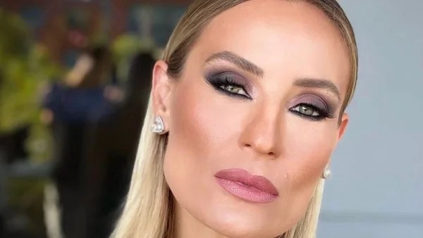 «Πρόκειται για...» - Όλη η αλήθεια για το λόγο που η Ελεονώρα Μελέτη κρύβει το πρόσωπό της κόρης της