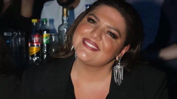 Η Δανάη Μπάρκα ξεκίνησε τη διαδικασία κατάψυξης ωαρίων - Η πρώτη φωτογραφία από τη στιγμή που κάνει την ένεση