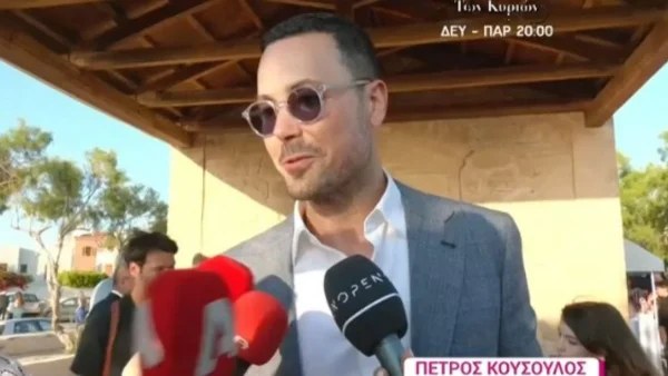 Γάμος Πάνου Μουζουράκη: «Γιατί κάνεις τέτοιες ερωτήσεις;» - Η ενόχληση του Πέτρου Κουσουλού έξω από την εκκλησία
