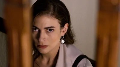 Παγιδευμένοι: «Αν με βοηθήσεις, υπόσχομαι ότι δεν θα σου συμβεί τίποτα» - Νεκρή η Άννα στα χέρια του δολοφόνου του πατέρα της;
