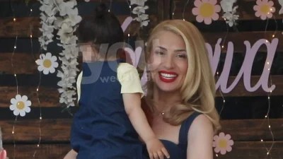 «Τα μάτια μου ήταν πρησμένα από το κλάμα...» - Η λαχτάρα που πέρασε η Ηλιάκη την ημέρα πριν τη βάφτιση της κόρης της