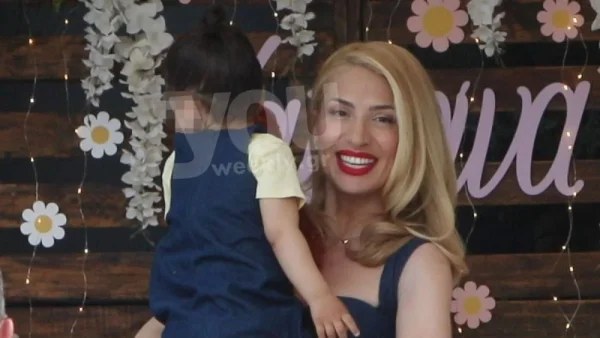 «Τα μάτια μου ήταν πρησμένα από το κλάμα...» - Η λαχτάρα που πέρασε η Ηλιάκη την ημέρα πριν τη βάφτιση της κόρης της