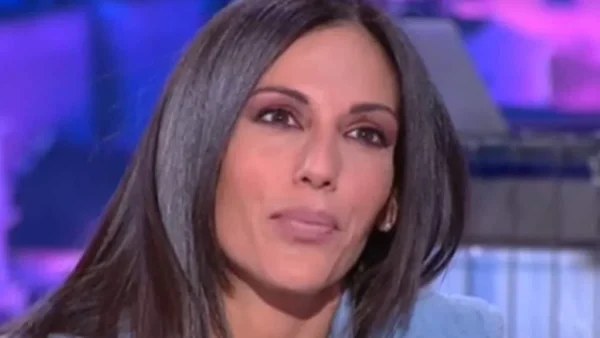 «Έκανα μια ερώτηση και υπήρχε μόνο ο κ. Χασαπόπουλος δίπλα, δεν υπήρχα εγώ» - Πρωτοφανής αποκάλυψη από την Ανθή Βούλγαρη