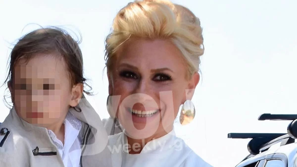 Στιγμές ευτυχίας για την Κατερίνα Καραβάτου - Σε πισίνα το πάρτι που διοργάνωσε για το γιο της, Αρίωνα