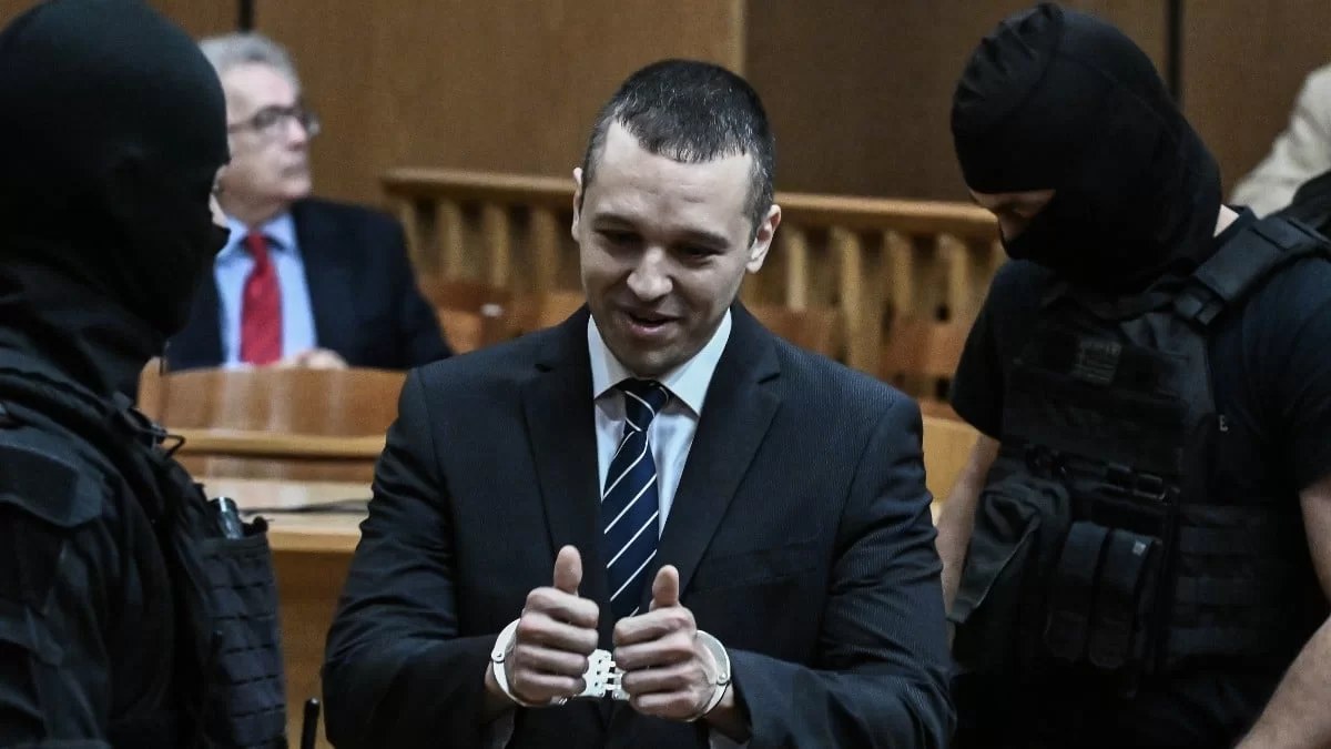 Σάλος με τη φωτογραφία του Ηλία Κασιδιάρη μέσα από τη φυλακή - Έχει κινητό στην κατοχή του;