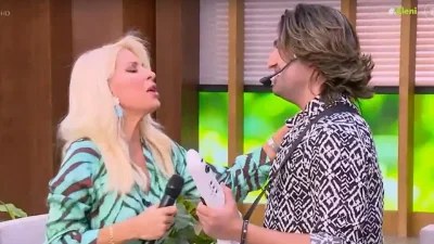 «Τώρα θα θυμώσει πάλι η Καίτη...» - Το σχόλιο της Ελένης Μενεγάκη για την εμφάνιση του γιου της Γαρμπή και του Διονύση Σχοινά, Δημήτρη
