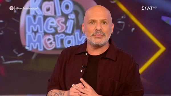 «Γιατί είμαι εγώ εδώ άμα είναι πένθος τριήμερο;» - Έξαλλος ο Νίκος Μουτσινάς με την τραγωδία στην Πύλο