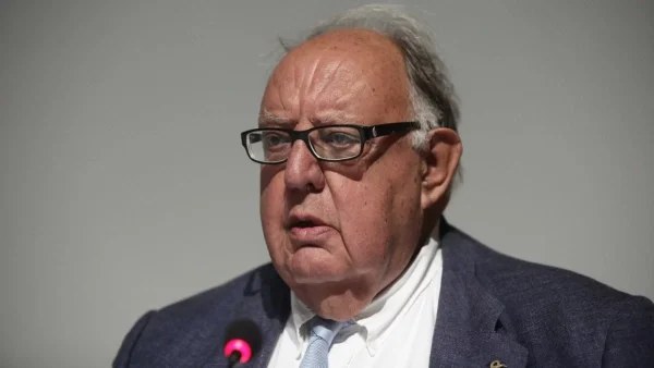 Σε στενό οικογενειακό κύκλο η κηδεία του Θεόδωρου Πάγκαλου - Θα αποτεφρώσει τη σορό του η οικογένεια του