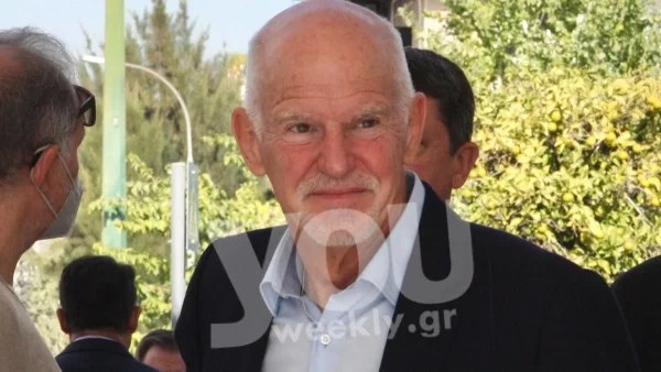 Πέταξε τα κοστούμια από πάνω του - Η διαφορετική εμφάνιση του Παπανδρέου με πορτοκαλί γυαλιά ηλίου