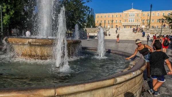 Οι υψηλές θερμοκρασίες έφεραν τηλεργασία και όχι μόνο - Τι δεν λειτουργεί σήμερα λόγω Καύσωνα Κλέων