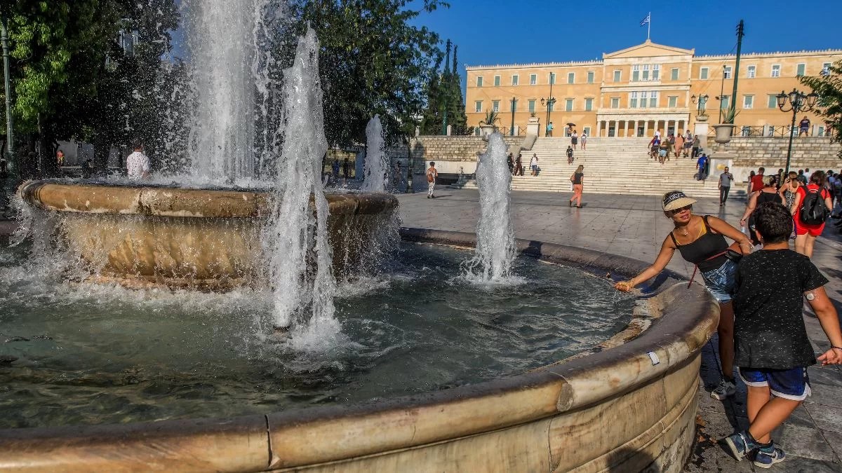Οι υψηλές θερμοκρασίες έφεραν τηλεργασία και όχι μόνο - Τι δεν λειτουργεί σήμερα λόγω Καύσωνα Κλέων