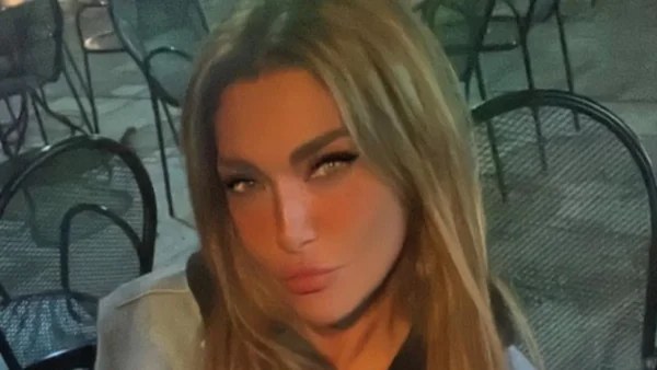 Με αθλητικό μπουστάκι και κολάν στον πλαστικό χειρουργό - Η φωτογραφία της Αγγελικής Ηλιάδη μέσα από το ιατρείο
