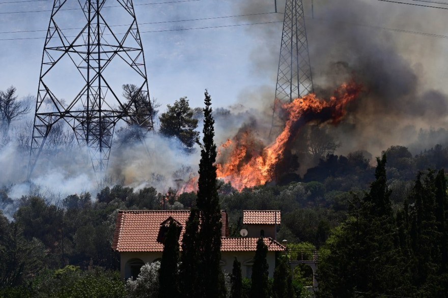 Φωτιά στον Κουβαρά