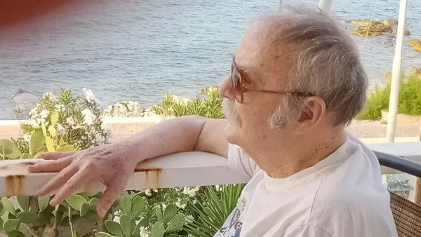 Ντίνος Καρύδης: Απομονωμένος στο εξοχικό του - Η πενιχρή σύνταξη και η μοναξιά