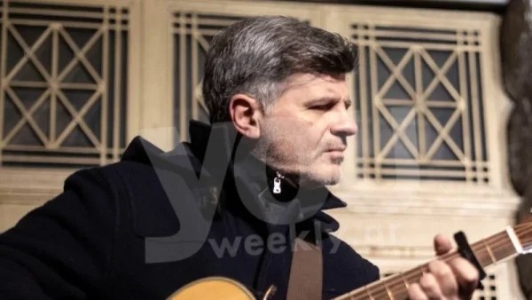 Θύμα ηλεκτρονικής απάτης ο Φοίβος Δεληβοριάς - Η δημόσια έκκληση