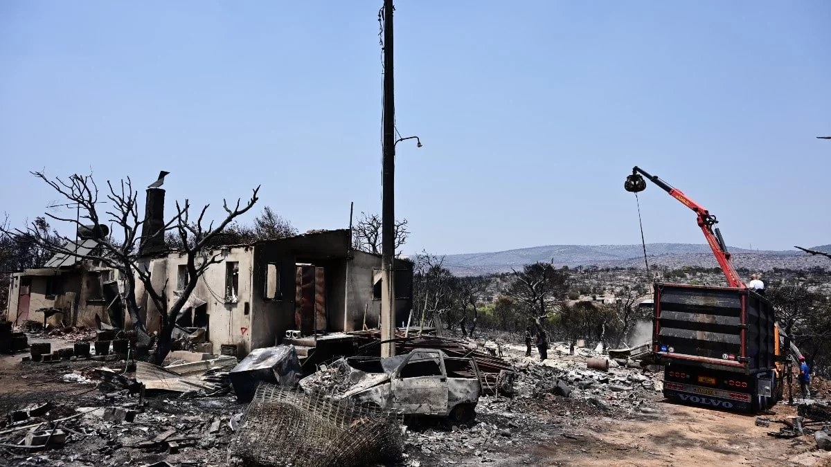 Φωτιές: Ημέρα 5η - Η μάχη με τις αναζωπυρώσεις συνεχίζεται