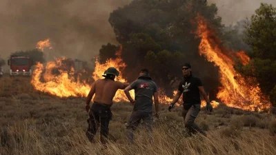 Σε πύρινο κλοιό η χώρα - Παραπάνω από 60 τα μέτωπα με φωτιές